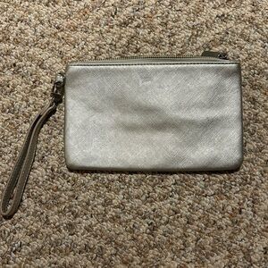 💥 2/$10 
EXPRESS Metalic Silver Wristlet
